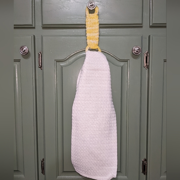 NEW Towel Holder Tea Yellow HANDCRAFTED Crochet - Picture 4 of 8